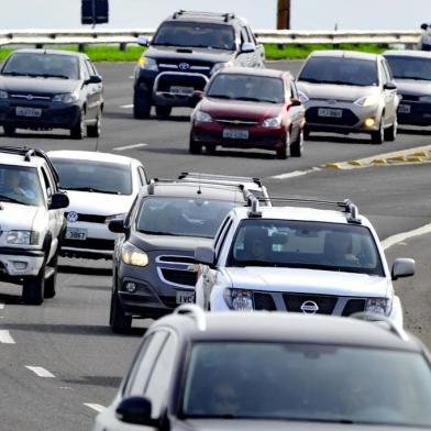 PORTO ALEGRE, RS, BRASIL - 24-03-2016 - Saída para o feriadão de Páscoa (FOTO: LAURO ALVES/AGÊNCIA RBS)