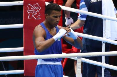  Esquiva Falcão ganha a luta e vai para a disputa da medalha de Ouro