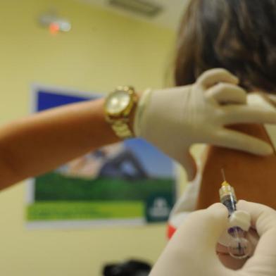  CAXIAS DO SUL, RS, BRASIL 04/04/2016clínicas de Caxias do Sul já estão fazendo a vacinação contra a Gripe A, H1N1 (Felipe Nyland/Agência RBS)