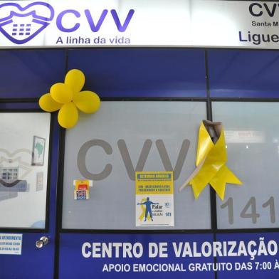  SANTA MARIA , RS , BRASIL , 15/09/2015Centro de Valorização da Vida, o CVV, desenvolve trabalho de apoio emocional a pessoas com transtorno emocional. Na foto, o voluntário e coordenador do CVV em Santa Maria, Jorge Brandão.FOTO JEAN PIMENTEL / AGÊNCIA RBS, GERAL