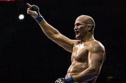 Junior Cigano vence no UFC