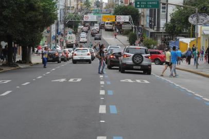  

CAXIAS DO SUL, RS, BRASIL, 12/04/2016 - Mudanças na Rua Pinheiro Machado do projeto SIM Caxias começa no próximo sábado (16/04).Na foto, esquina com a Visconde de Pelotas.( JONAS RAMOS/AGÊNCIA RBS)