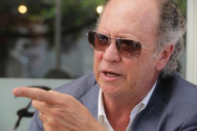  PORTO ALEGRE, RS, BRAISL, 10/12/2015- Paulo Roberto Falcão  é ex-futebolista, comentarista esportivo, jornalista e técnico brasileiro, que atuava como volante. Atualmente treina o Sport. (FOTO: FERNANDO GOMES/ AGENCIA RBS).