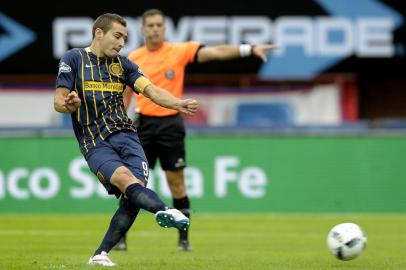 marco rubem, atacante do rosario central