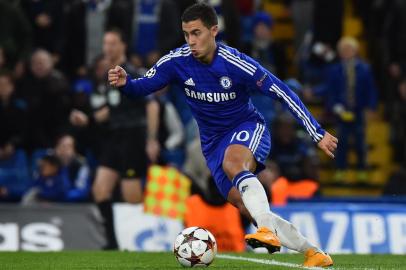 511785643Chelseas Belgian midfielder Eden Hazard on his way to scoring their sixth goal of the UEFA Champions League, Group G, football match between Chelsea and Maribor at Stamford Bridge in London on October 21, 2014. Chelsea won the game 6-0. AFP PHOTO / BEN STANSALLEditoria: SPOLocal: LondonIndexador: BEN STANSALLSecao: SoccerFonte: AFPFotógrafo: STF