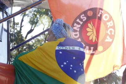  PORTO ALEGRE, RS, BRASIL, 01-05-2016. O movimento, liderado por Cláudio Janta,  fez apresentações musicais no Parque da Redenção, em Porto Alegre, em comemoração ao dia do trabalho. (ADRIANA FRANCIOSI/AGÊNCIA RBS)