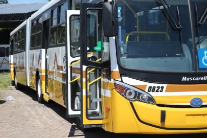  Novos ônibus da Carris, ainda continuam no pátio da empresa.Indexador: Diego Vara