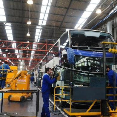  CAXIAS DO SUL, RS, BRASIL (07/07/2015) Marcopolo 2015. Empresa Marcopolo investe em tecnologia para produzir ônibus, cujos veículos são exportados para mais de cem países.    (Roni Rigon/Pioneiro)