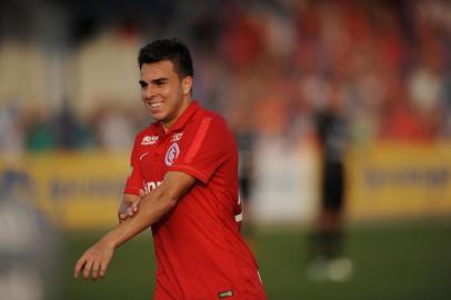 VACARIA, RS, BRASIL - 03.04.2016 : Glória de Vacaria enfrenta o Internacional pela 13ª rodada do Campeonato Gaúcho, no estádio Altos da Glória. Jogador Andrigo (FOTO: DIOGO SALLABERRY/Agência RBS, Editoria Esporte)