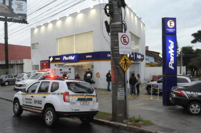  

Porto Alegre 15/05/2016  vigilante é morto quando  assalto na farmacia . CCREDITO  / LUIZ ARMANDO VAZ