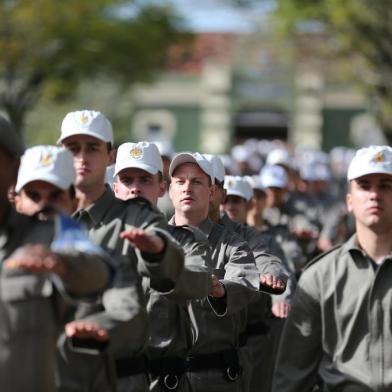  O Comando Geral da Brigada Militar promove a recepção aos novos policiais militares aprovados no último concurso na sede da Academia de Polícia Militar. A solenidade  teve a presença do secretário de Segurança Pública, Wantuir Jacini, e do comandante-geral da BM, coronel Alfeu Freitas Moreira.