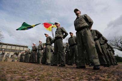  O Comando Geral da Brigada Militar promove a recepção aos novos policiais militares aprovados no último concurso na sede da Academia de Polícia Militar. A solenidade  teve a presença do secretário de Segurança Pública, Wantuir Jacini, e do comandante-geral da BM, coronel Alfeu Freitas Moreira.