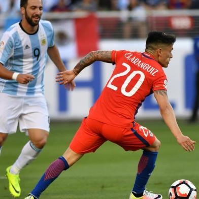 Charles Aranguiz , Argentina , Gonzalo Higuain , higuain , aránguiz, chile, copa américa centenário, copa américa, 2016