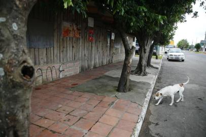  ELDORADO DO SUL, RS, BRASIL, 06-06-2016: Chacina no bairro Cidade Verde em Eldorado do Sul, com o assassinato de cinco homens, dois deles ligados ao tráfico de drogas. Moradores comentam o caso no local (FOTO FÉLIX ZUCCO/AGÊNCIA RBS, Editoria de Geral).