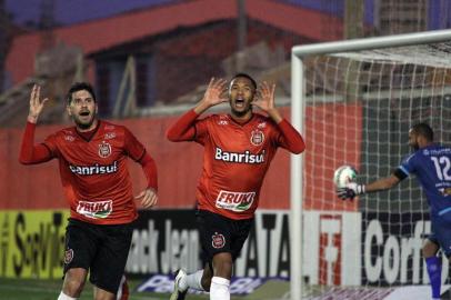 brasil-pel, felipe garcia, série b, brasileirão. jogo contra o tupi no Bento Freitas. FOTO: CARLOS INSAURRIAGA, BRASIL-PEL, DIVULGAÇÃO