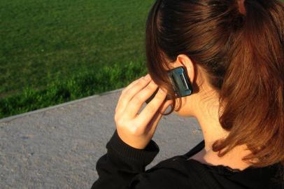 uso do celular pode causar tumor no cérebro