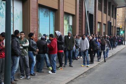  PORTO ALEGRE, RS, BRASIL - 17-06-2016 - Empresas selecionam candidatos para mais de 3 mil vagas de emprego em 77 municípios gaúchos. (FOTO: TADEU VILANI/AGÊNCIA RBS)