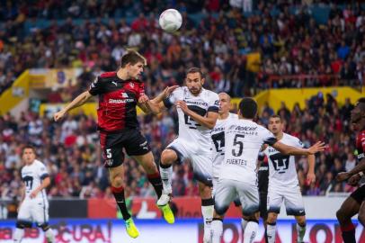 51300116JDI_ATS_UNAM_KANNEMANNActon photo during the match Atlas vs Pumas UNAM, Corresponding 4st Round of the Clausura 2016 tournament League BBVA Bancomer MX at Jalisco stadium.Foto de accion durante el partido Atlas vs Pumas UNAM, correspondiente Jornada 4 del torneo Clausura 2016 de la Liga BBVA Bancomer MX, en el estadio Jalisco, en la foto: (i-d) Walter Kannemann de Atlas y Alejandro Castro de Pumas30/01/2016/MEXSPORT/Cristian de Marchena.Editoria: SPOLocal: GUADALAJARAIndexador: CRISTIAN DE MARCHENAFonte: MEXSPORT