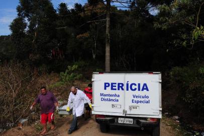  CAXIAS DO SUL, RS, BRASIL (30/06/2016) Robin Braga Scheneider morto na Vila Esperança. O jovem deixou um belo carro nas proximidades do delito. Políca busca maiores informações para solucionar o caso. (Roni Rigon/Pioneiro)