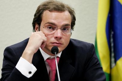 #PÁGINA:08
Lúcio Bolonha Funaro depõe na CPi dos Correios em 2006

Brasil, Brasília, DF. 08/03/2006. O empresário e doleiro Lúcio Bolonha Funaro, ex-sócio da corretora Guaranhuns e proprietário da empresa Stocklos presta depoimento na Comissão Parlamentar Mista de Inquérito (CPMI) dos Correios, no Senado Federal, em Brasília. Bolonha é suspeito de ter participado de operações lesivas a vários fundos de pensão. - Crédito:DIDA SAMPAIO/AGÊNCIA ESTADO/AE
 Fonte: AE
 Fotógrafo: DIDA SAMPAIO