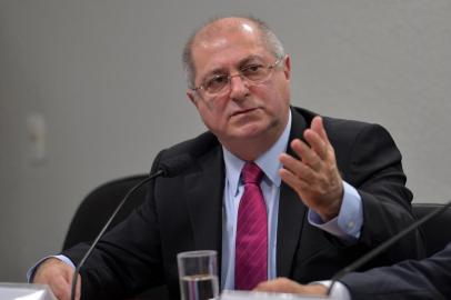  Brasília - Ministro das Comunicações, Paulo Bernardo, participa de audiência pública, em sessão conjunta das comissões de Relações Exteriores e Ciência Tecnologia e Inovação, Comunicação e Informática do Senado.