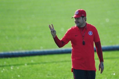  PORTO ALEGRE, RS, BRASIL, 08-07-2016: O técnico Argel durante o treino do Inter no CT colorado. (Foto: Mateus Bruxel / Agência RBS)