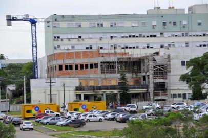  SANTA MARIA, RS, BRASIL, 18-11-2015.Situação das obras da UFSM frente ao cenário de contingenciamento de gastos da União. Na foto obra da uti do Husm.FOTO: GERMANO RORATO/AGÊNCIA RBS, GERALIndexador: GERMANO RORATO