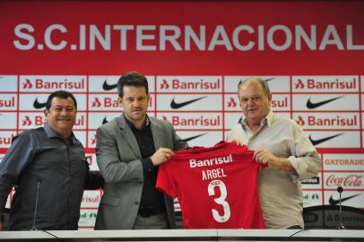  PORTO ALEGRE, RS, BRASIL, 14-08-2015: Apresentação do novo técnico do Internacional, o ex-zagueiro Argel Fucks, em coletiva na sala de conferências do Estádio Beira Rio (FOTO FÉLIX ZUCCO/AGÊNCIA RBS, Editoria de Esportes).