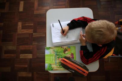 CENTENÁRIO, RS, BRASIL,23-09-2015 : Educação pública em Centenário, no Noroeste do Estado, que tem alguns dos melhores índices de alfabetização no Rio Grande do Sul em todas as áreas avaliadas na última prova do MEC: leitura, escrita e matemática. (Foto: CARLOS MACEDO/Agência RBS)