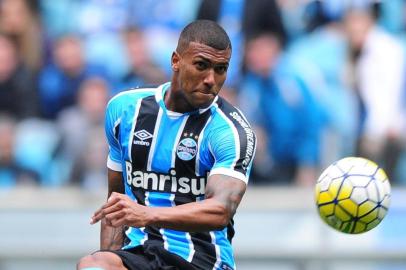 Porto Alegre/RS - BRASIL - 10/07/2016 - Campeonato Brasileiro 2016. A equipe do Grêmio recebeu o Figueirense, na Arena, em jogo válido pela 14ª rodada do Brasileirão 2016. O time gaúcho venceu por 2 a 1, com gol de Bobô nos acréscimos do 2º tempo (foto). Na foto, Walace durante a partida. Foto: Diego Vara/Agência RBS