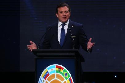 Presidente da Conmebol, Alejandro Domínguez, antes do sorteio dos grupos da Sul-Americana, em Santiago