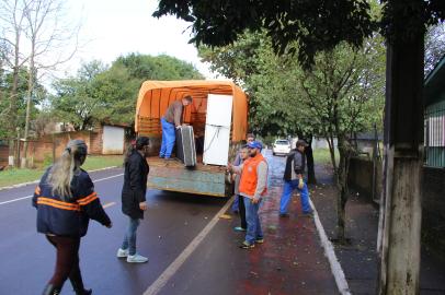 rdgol, Dezenas de pessoas estão fora de casa após nível do rio Taquari subir