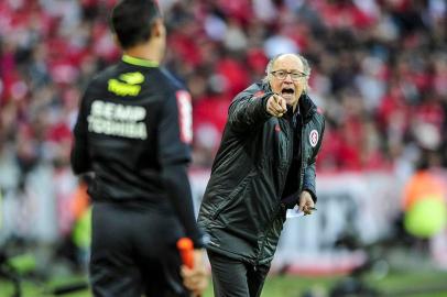  PORTO ALEGRE, RS, BRASIL 17/07/2016 - O Internacional enfrenta o Palmeiras neste domingo, no estádio Beira-Rio, pela 15ª rodada do Brasileirão 2016. O jogo  marca a reestreia de Paulo Roberto Falcão como técnico do Inter. (FOTO: FÉLIX ZUCCO/AGÊNCIA RBS).