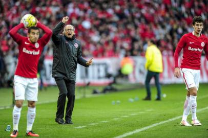  PORTO ALEGRE, RS, BRASIL 17/07/2016 - O Internacional enfrenta o Palmeiras neste domingo, no estádio Beira-Rio, pela 15ª rodada do Brasileirão 2016. O jogo  marca a reestreia de Paulo Roberto Falcão como técnico do Inter. (FOTO: FÉLIX ZUCCO/AGÊNCIA RBS).