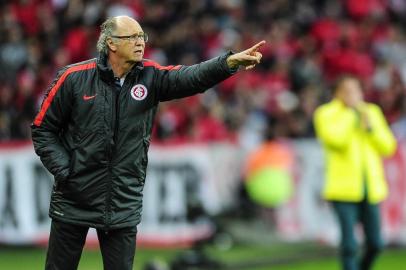  PORTO ALEGRE, RS, BRASIL 17/07/2016 - O Internacional enfrenta o Palmeiras neste domingo, no estádio Beira-Rio, pela 15ª rodada do Brasileirão 2016. O jogo  marca a reestreia de Paulo Roberto Falcão como técnico do Inter. (FOTO: FÉLIX ZUCCO/AGÊNCIA RBS).