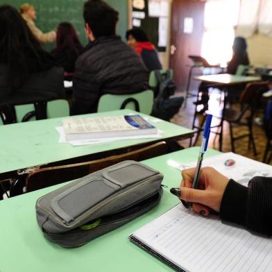  CAXIAS DO SUL, RS, BRASIL, 20/07/2016 - Professor Apolinário Alves dos Santos é uma das escolas que foi afetada com as greves e paralisações em Caxias. Por isso, os alunos não fizeram recesso em julho e as aulas ocorrem normalmente. (JONAS RAMOS?AGÊNCIA RBS)