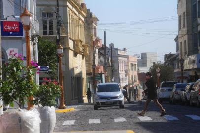  GARIBALDI, RS, BRASIL (21/07/2016) Rua Buarque de Macedo 2016. Prefeitura de Garibaldi revitaliza a rua Buarque de Macedo, local onde preserva vários casarões históricos.    (Roni Rigon/Pioneiro).