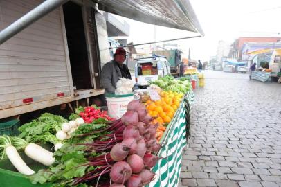  

CAXIAS DO SUL, RS, BRASIL (27/07/2016) Feira do Agricultor 2016. Na foto, Feira do Agricultor, estabelecida na rua Governador Roberto Silveira, bairro Santa Catarina. (Roni Rigon/pioneiro)