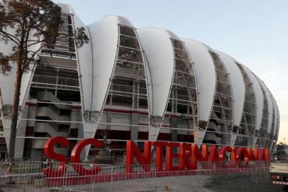 Inter instala letreiro na frente do Estádio Beira-Rio