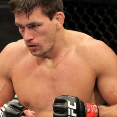  O brasileiro Demian Maia enfrentará o norte-americano Chris Weidman no sábado no UFC