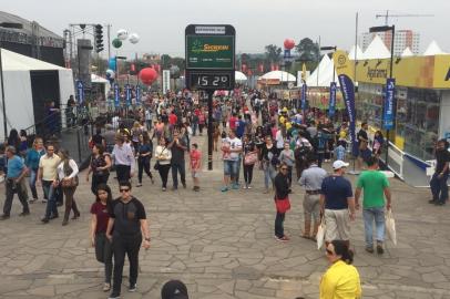 Rdgol - público do primeiro domingo da Expointer 2016