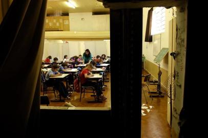 *** Escola Ismael Chaves -RicardoW ***Alunos estão sem sala de aula na Escola Ismael Chaves Barcellos, em Galópolis,