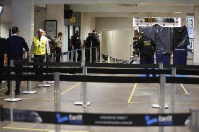 PORTO ALEGRE, RS, BRASIL. Um homem foi morto em um tiroteio no Terminal 2 do Aeroporto Salgado Filho, em Porto Alegre.Foto: Félix Zucco/Agência RBS