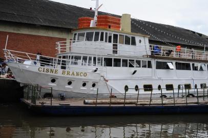  PORTO ALEGRE, RS, BRASIL - 26-09-2016 - Cisne Branco. Cais do Porto de Porto Alegre. (FOTO: RONALDO BERNARDI/AGÊNCIA RBS)