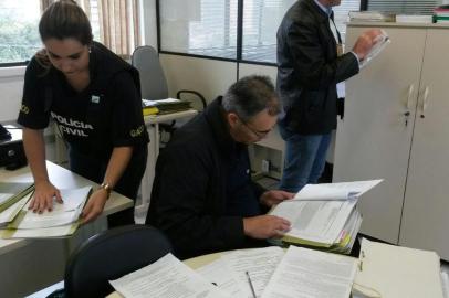  PORTO ALEGRE, RS, BRASIL - 06-10-2016 - Operação. Ministério Público sobre a fase. (FOTO: RONALDO BERNARDI/AGÊNCIA RBS)