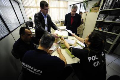  PORTO ALEGRE, RS, BRASIL - 06-10-2016 - MP faz buscas em fundação de assistência social da prefeitura por suspeita de pagamentos irregulares. (FOTO: RONALDO BERNARDI/AGÊNCIA RBS)