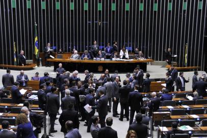 Sessão para análise e votação da Proposta de Emenda à Constituição (PEC) 241/16, que limita as despesas primárias da União ao que foi gasto no ano anterior corrigido pela inflação Data: 10/10/2016