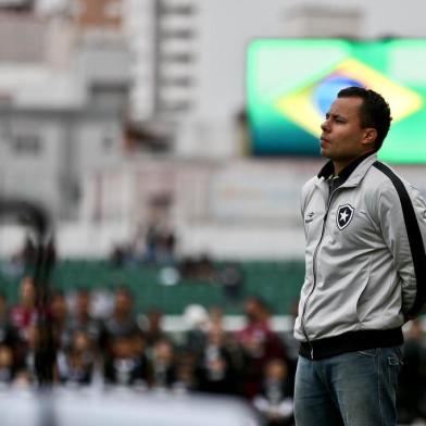  

Florianópolis, SC, Brasil, 09/10/2106. ESPORTE.
Figueirense x Botafogo pela 29º rodada do Campeonato Brasileiro da Série A.
Na foto: Técnico Jair Ventura.