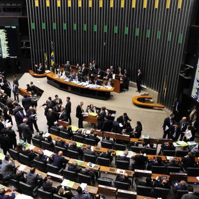  Sessão para análise e votação da Proposta de Emenda à Constituição (PEC) 241/16, que limita as despesas primárias da União ao que foi gasto no ano anterior corrigido pela inflação Data: 10/10/2016Indexador: LUIS MACEDO