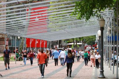 Feira do Livro 2016 começa a ganhar forma na Praça da Alfândega, rdgol